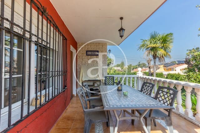 7 bedroom Villa for sale in Chiva with pool - € 350,000 (Ref: 9630363)