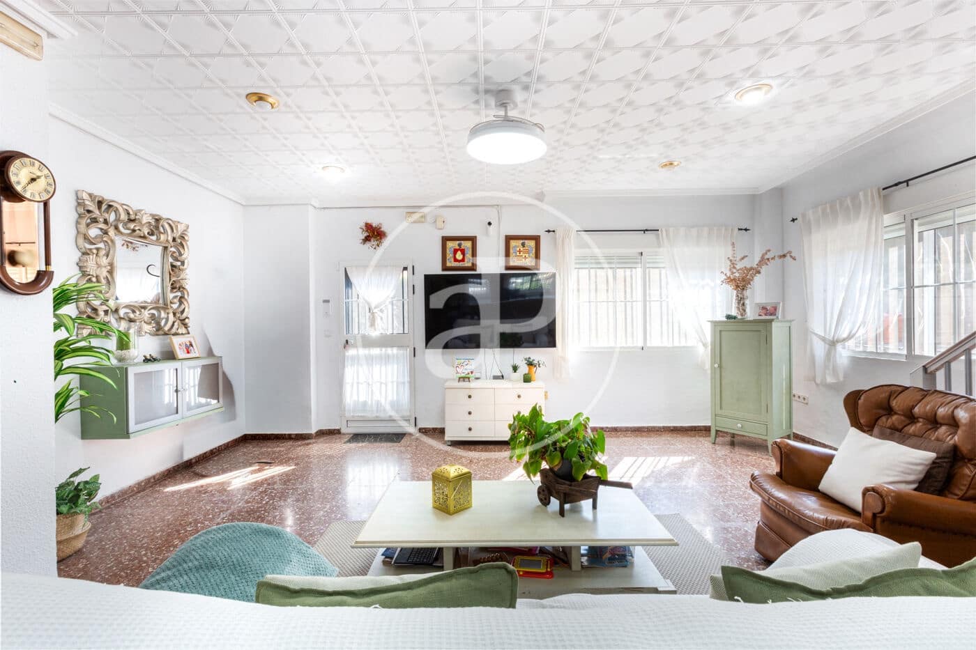 7 bedroom Villa for sale in Chiva with pool - € 350,000 (Ref: 9630363)