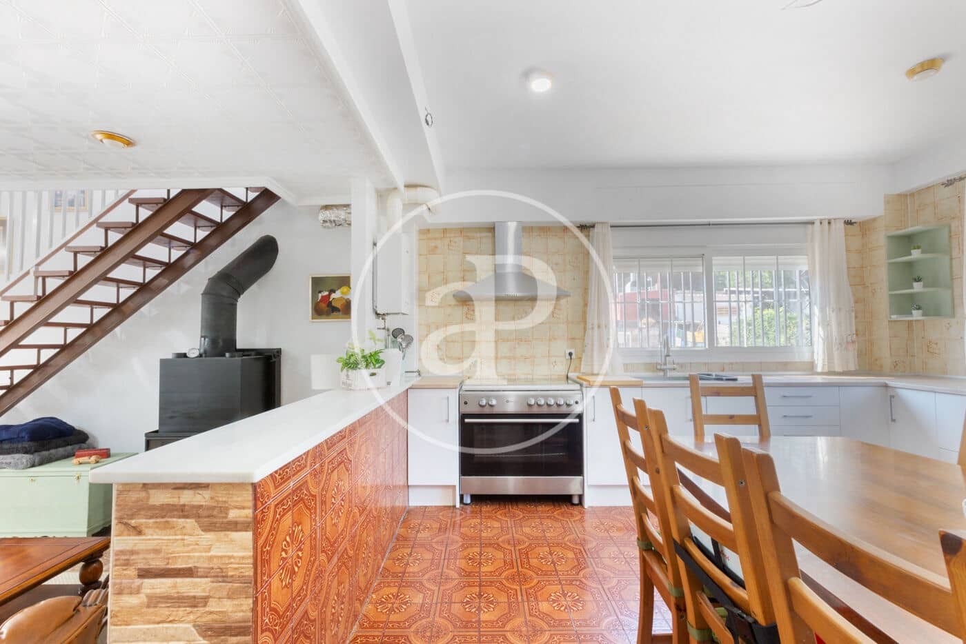 7 bedroom Villa for sale in Chiva with pool - € 350,000 (Ref: 9630363)