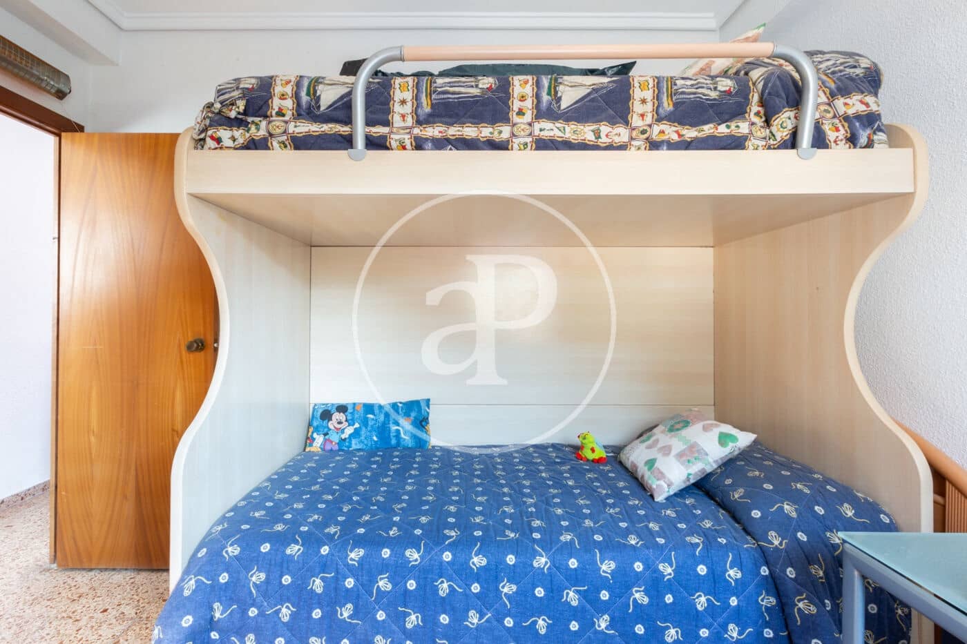 7 bedroom Villa for sale in Chiva with pool - € 350,000 (Ref: 9630363)