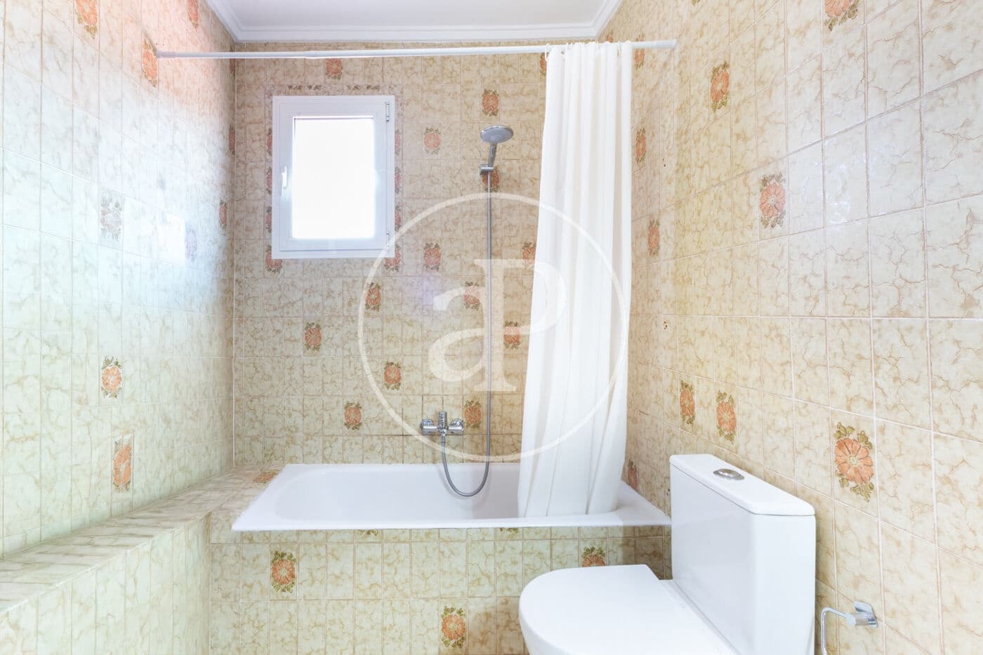 7 bedroom Villa for sale in Chiva with pool - € 350,000 (Ref: 9630363)