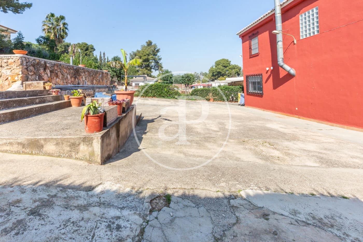 7 bedroom Villa for sale in Chiva with pool - € 350,000 (Ref: 9630363)