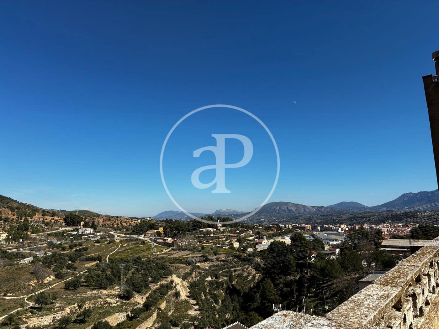 Chalet de 10 habitaciones en Alcoy / Alcoi en venta con piscina - 355.000 € (Ref: 9634595)