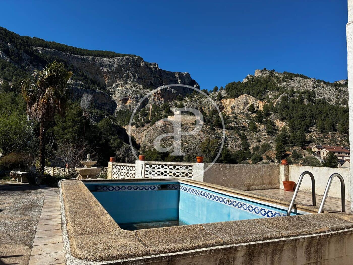 Chalet de 10 habitaciones en Alcoy / Alcoi en venta con piscina - 355.000 € (Ref: 9634595)