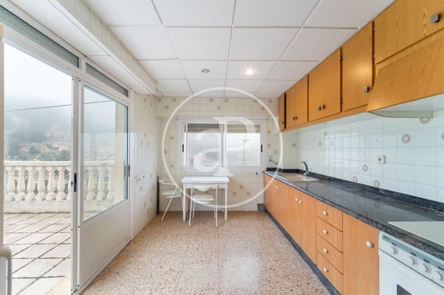 Chalet de 10 habitaciones en Alcoy / Alcoi en venta con piscina - 355.000 € (Ref: 9634595)