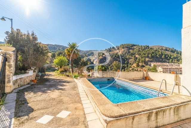 Chalet de 10 habitaciones en Alcoy / Alcoi en venta con piscina - 355.000 € (Ref: 9634595)