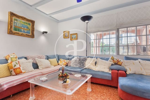 4 soveværelse Villa til salg i San Antonio de Benagéber med swimmingpool - € 630.000 (Ref: 9634597)