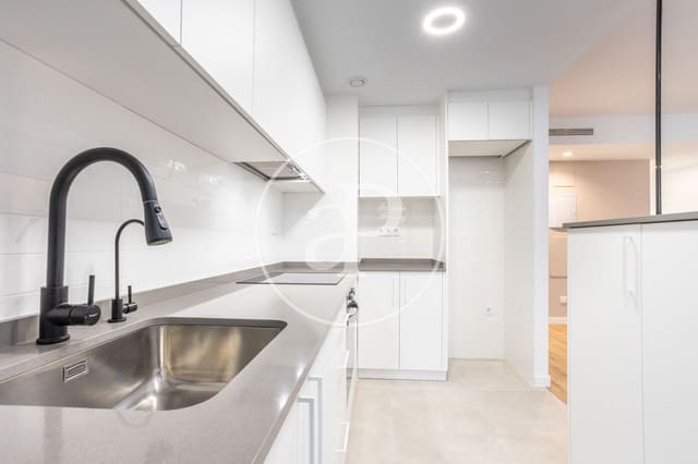 3 bedroom Apartment for rent in En Corts, Valencia city - € 1,600 (Ref: 9637690)