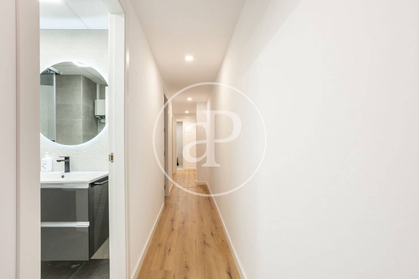 3 bedroom Apartment for rent in Valencia city - € 1,600 (Ref: 9637690)