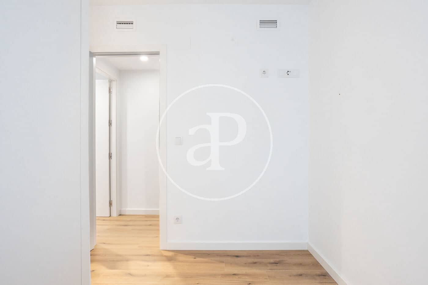 3 bedroom Apartment for rent in Valencia city - € 1,600 (Ref: 9637690)