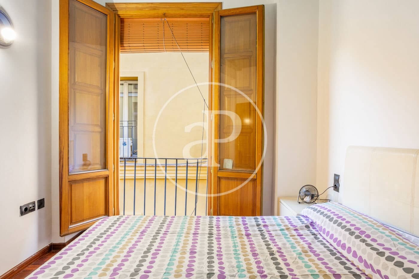 Apartamento de 2 habitaciones en València ciudad en alquiler - 1.500 € (Ref: 9637692)