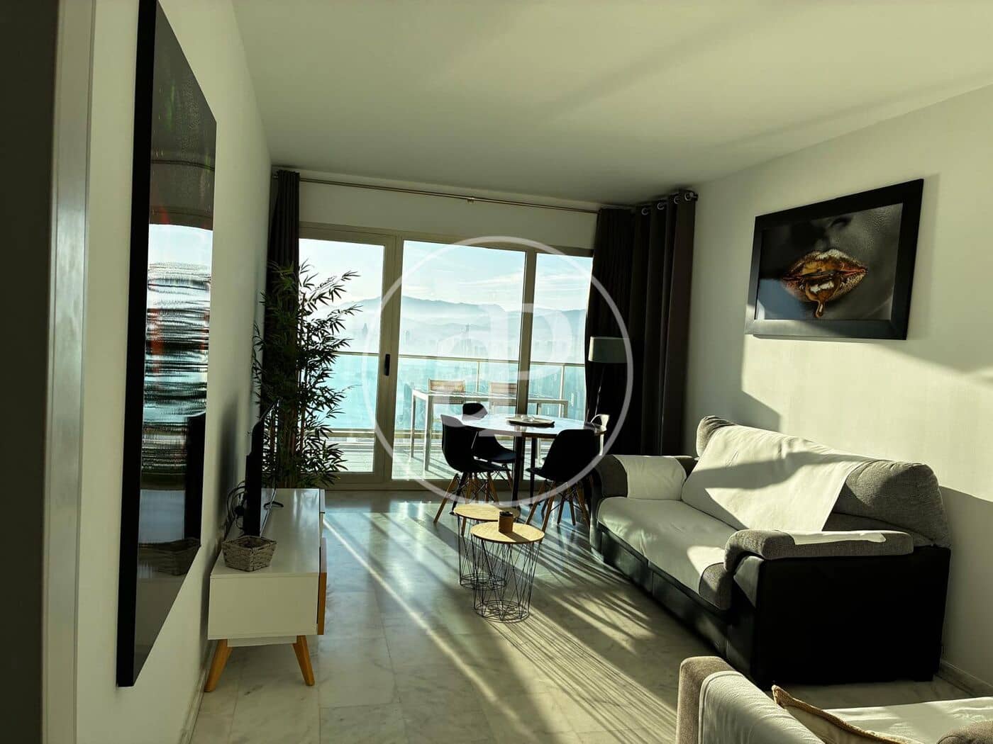 2 bedroom Apartment for sale in Benidorm with pool - € 424,500 (Ref: 9637693)