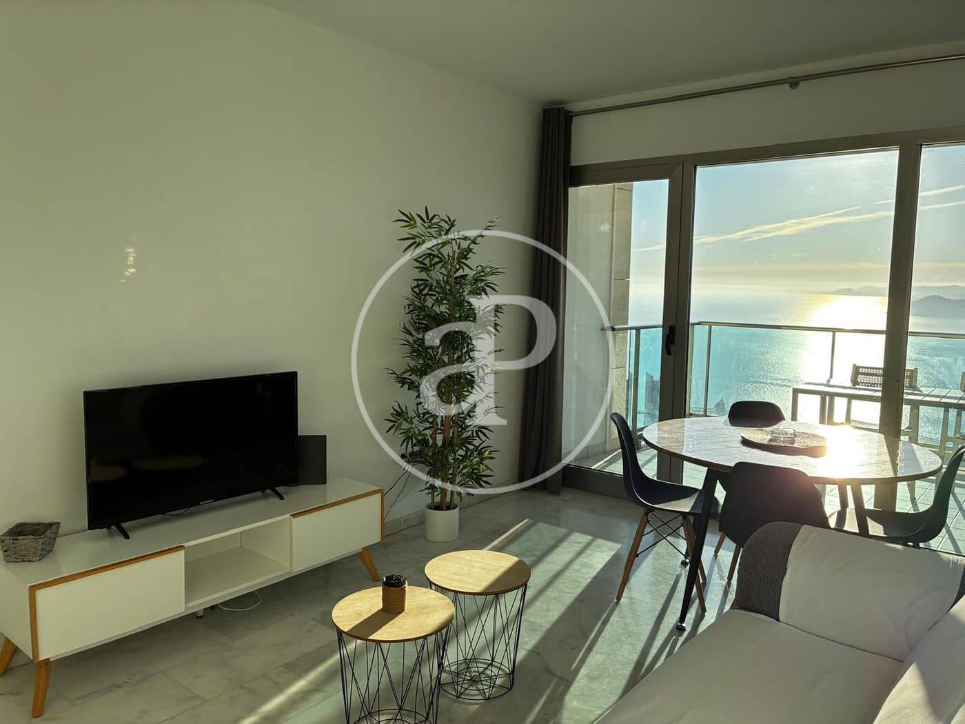 2 bedroom Apartment for sale in Benidorm with pool - € 424,500 (Ref: 9637693)