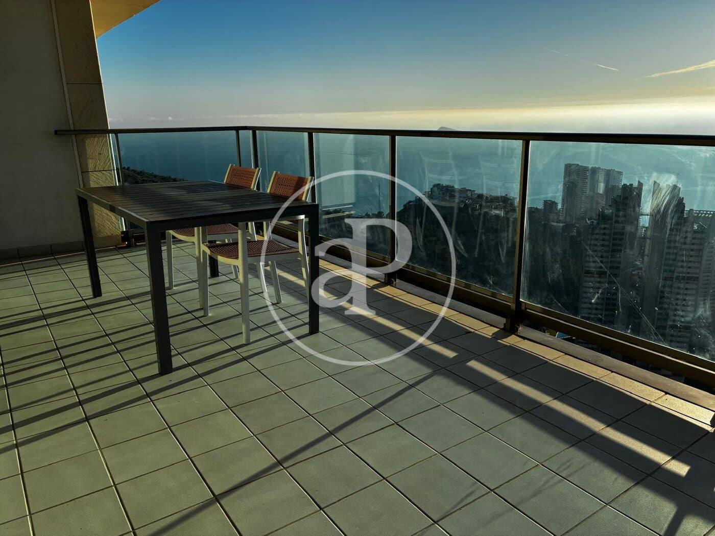 2 bedroom Apartment for sale in Benidorm with pool - € 424,500 (Ref: 9637693)