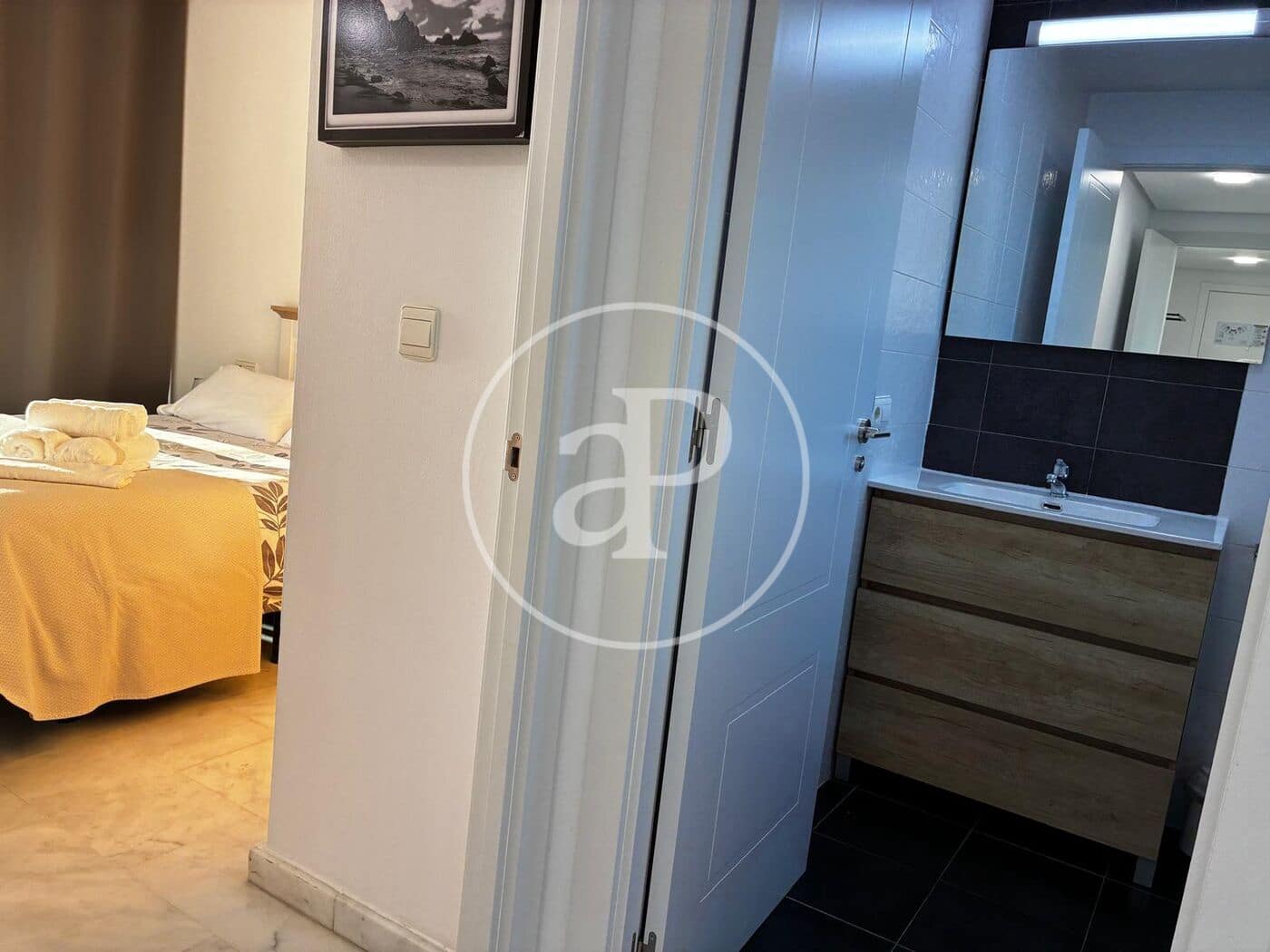 2 bedroom Apartment for sale in Benidorm with pool - € 424,500 (Ref: 9637693)