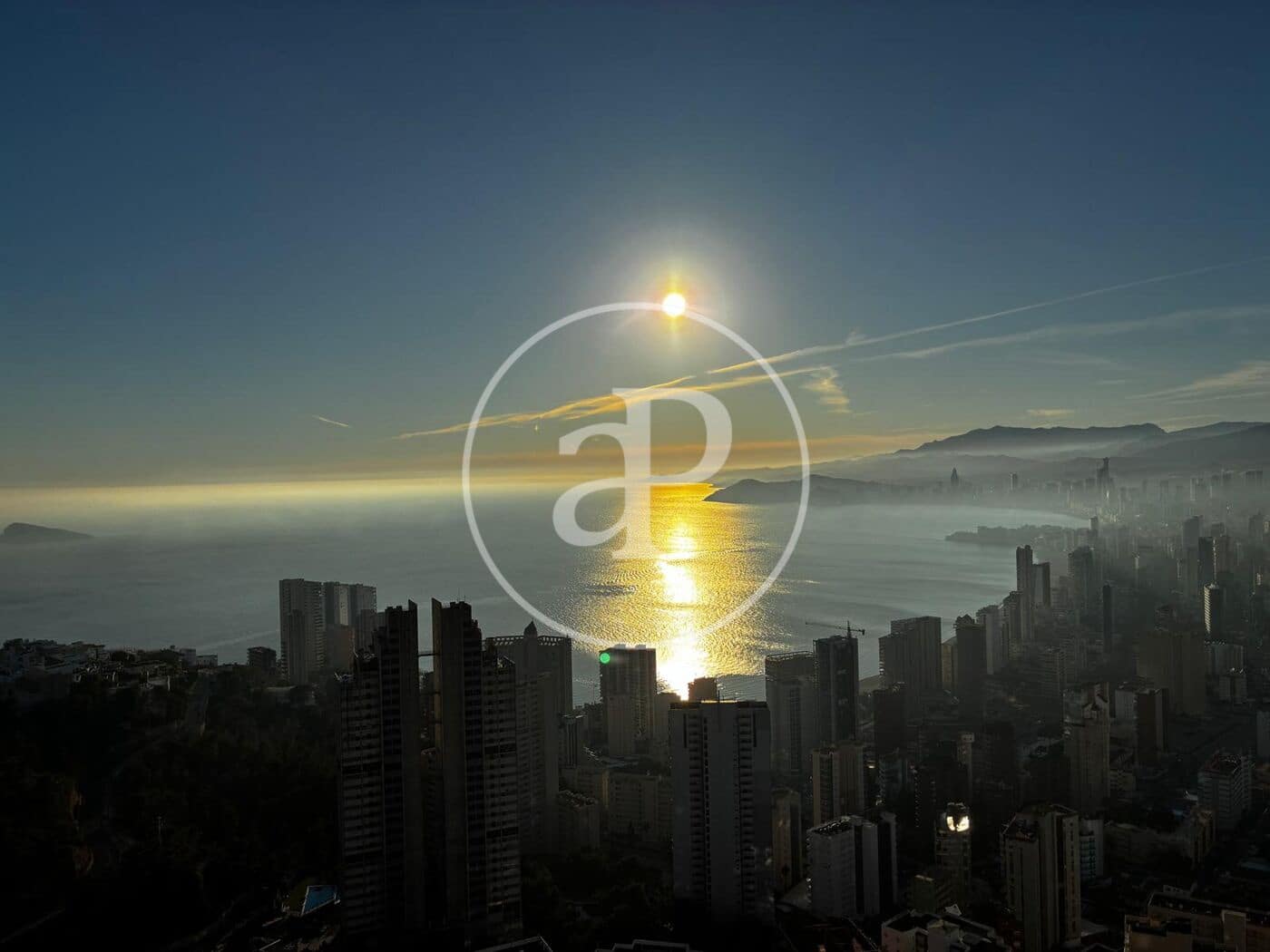 2 bedroom Apartment for sale in Benidorm with pool - € 424,500 (Ref: 9637693)