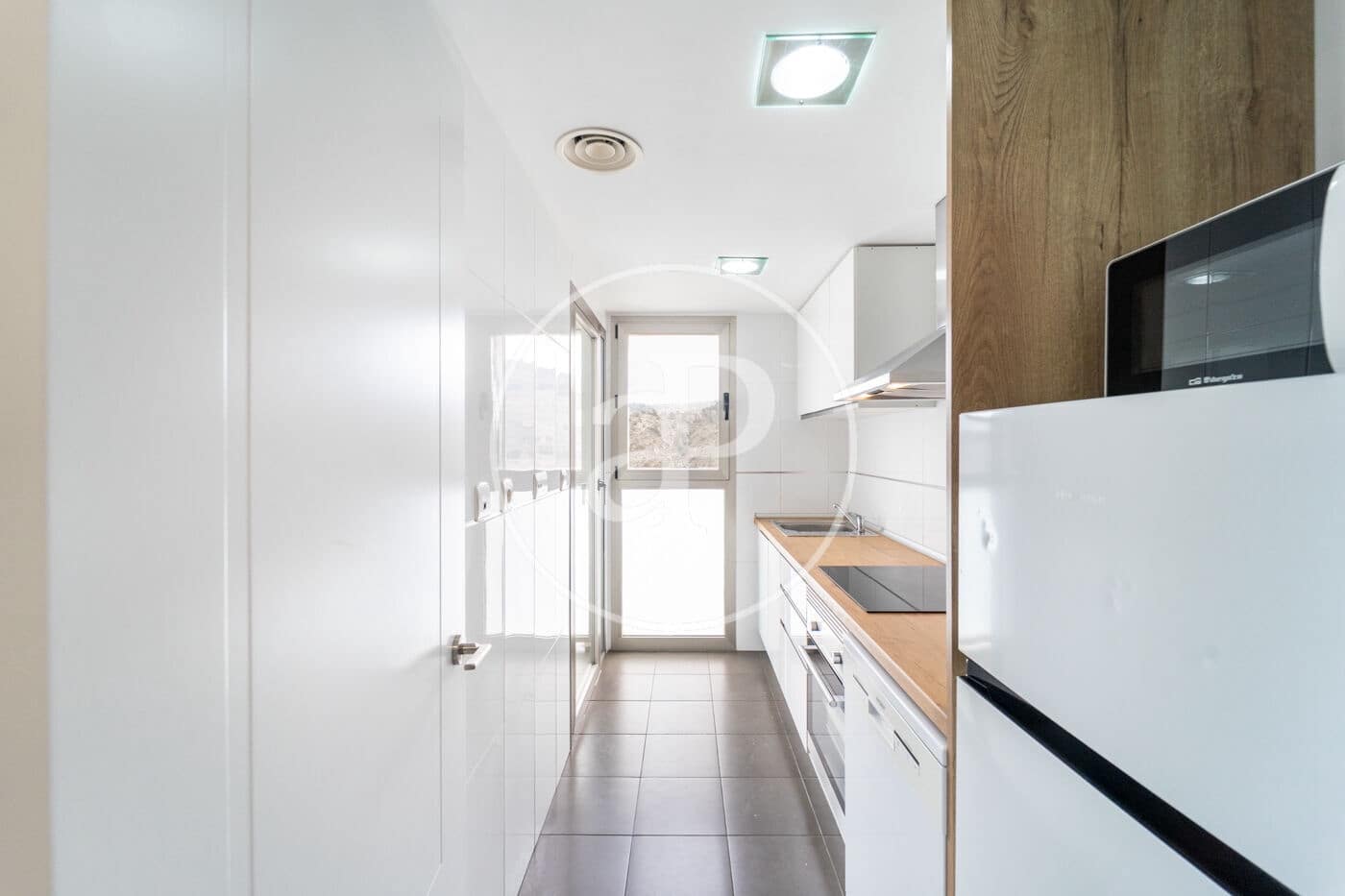 2 bedroom Apartment for sale in Benidorm with pool - € 424,500 (Ref: 9637693)