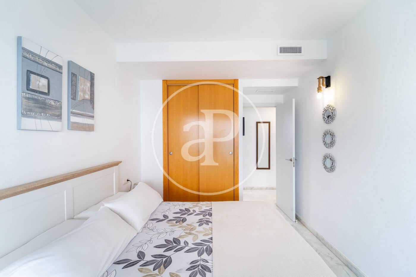 2 bedroom Apartment for sale in Benidorm with pool - € 424,500 (Ref: 9637693)