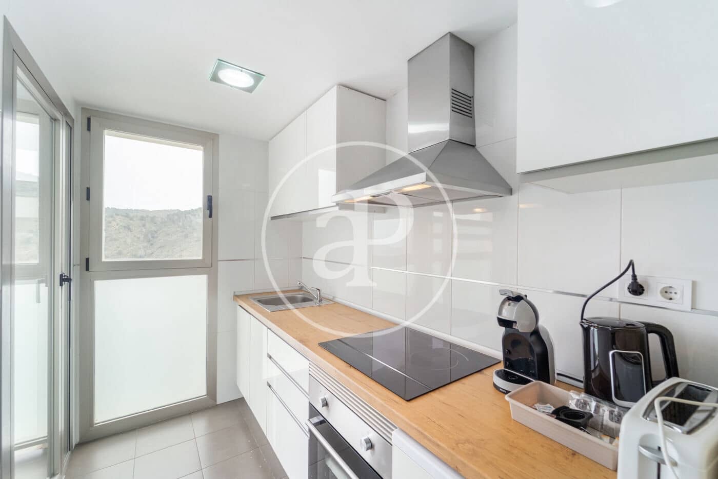 2 bedroom Apartment for sale in Benidorm with pool - € 424,500 (Ref: 9637693)