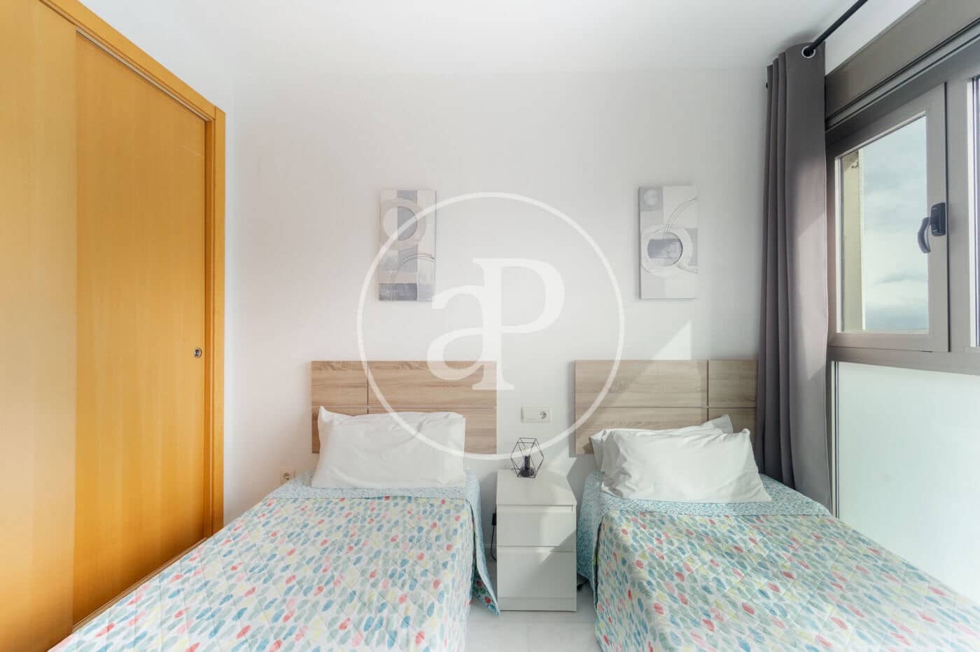 2 bedroom Apartment for sale in Benidorm with pool - € 424,500 (Ref: 9637693)