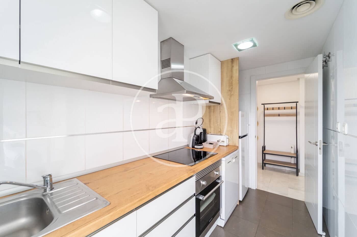 2 bedroom Apartment for sale in Benidorm with pool - € 424,500 (Ref: 9637693)