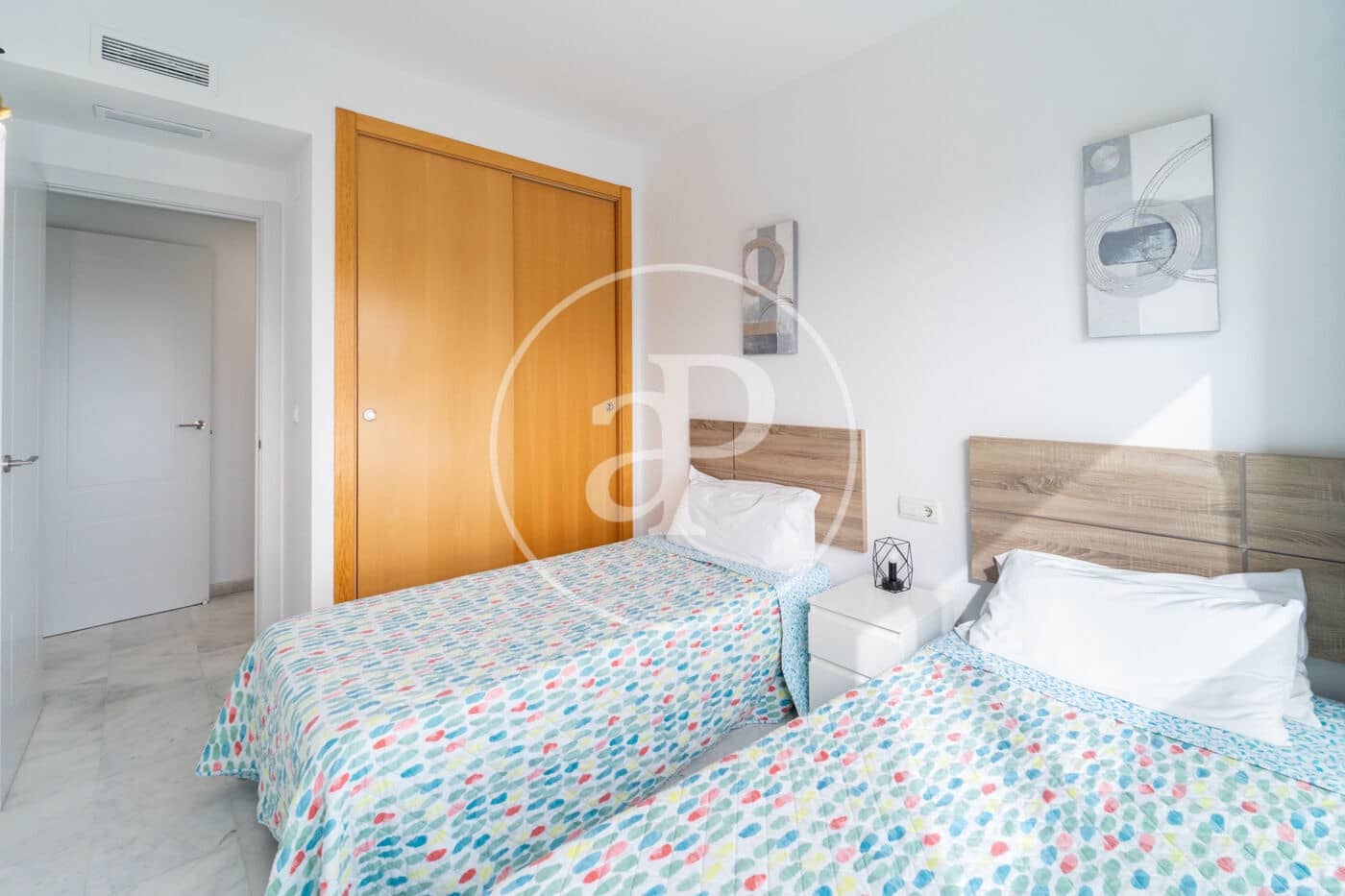 2 bedroom Apartment for sale in Benidorm with pool - € 424,500 (Ref: 9637693)