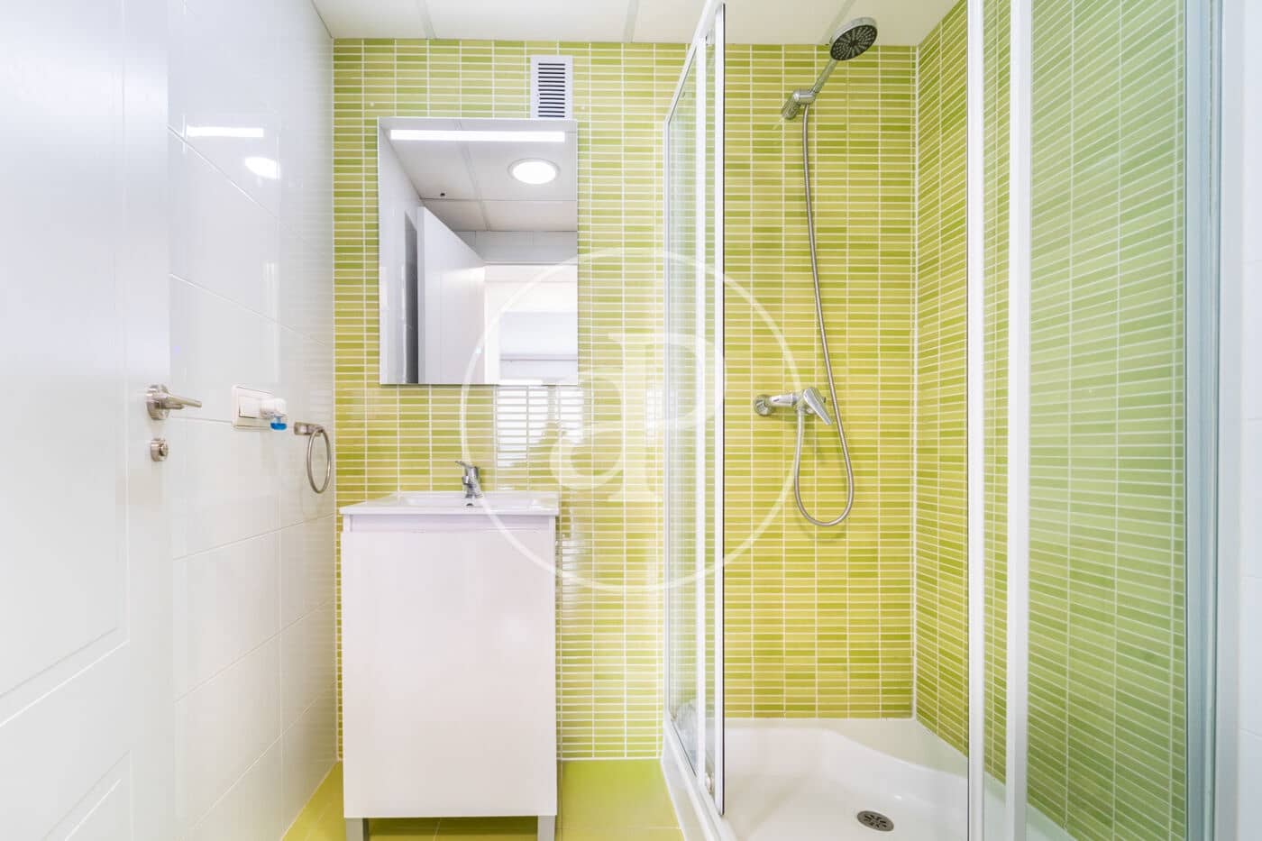 2 bedroom Apartment for sale in Benidorm with pool - € 424,500 (Ref: 9637693)