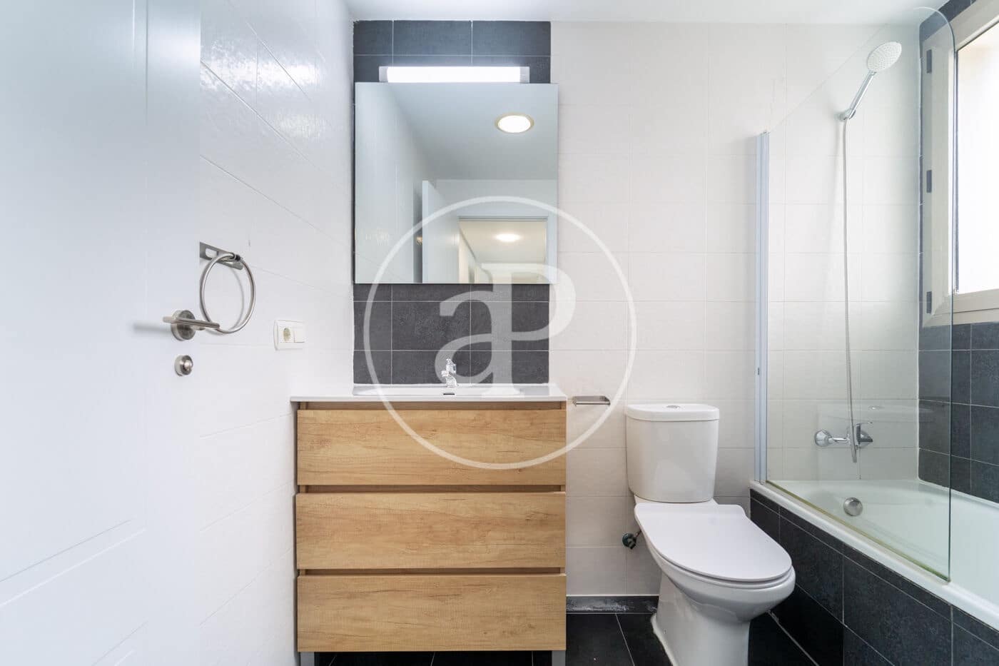 2 bedroom Apartment for sale in Benidorm with pool - € 424,500 (Ref: 9637693)