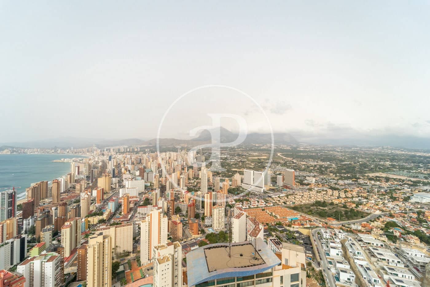 2 bedroom Apartment for sale in Benidorm with pool - € 424,500 (Ref: 9637693)