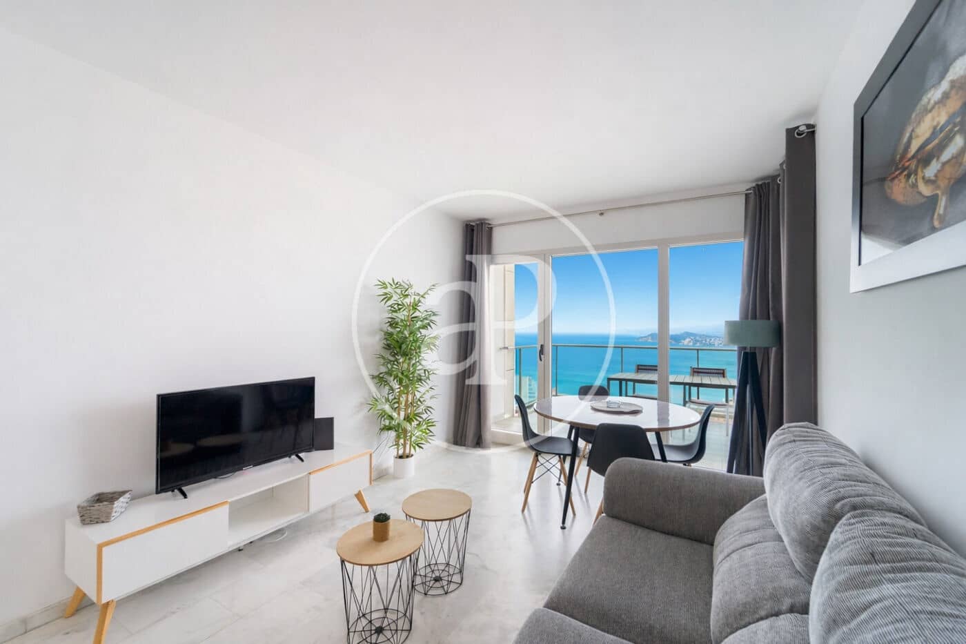 2 bedroom Apartment for sale in Benidorm with pool - € 424,500 (Ref: 9637693)