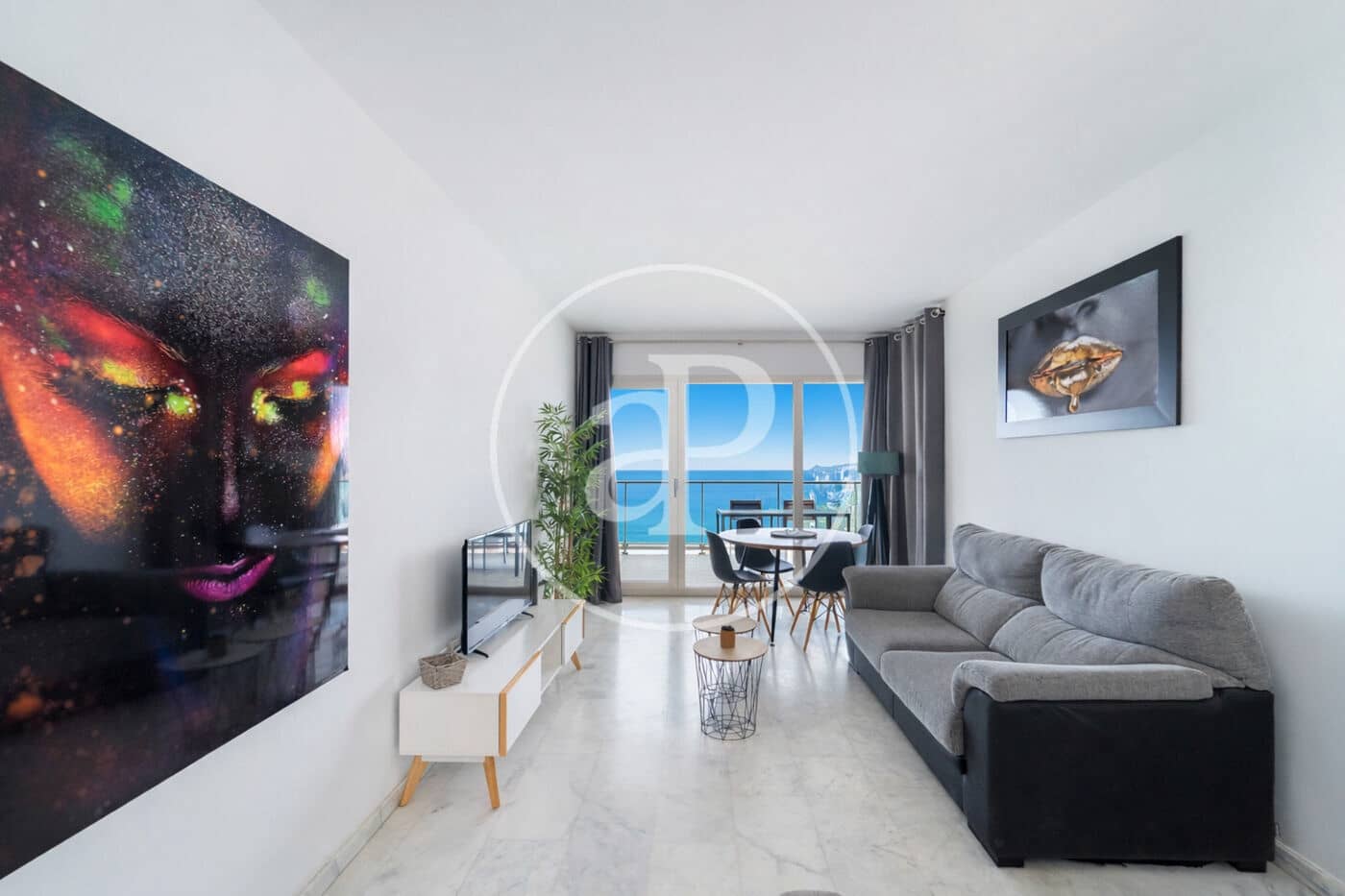 2 bedroom Apartment for sale in Benidorm with pool - € 424,500 (Ref: 9637693)