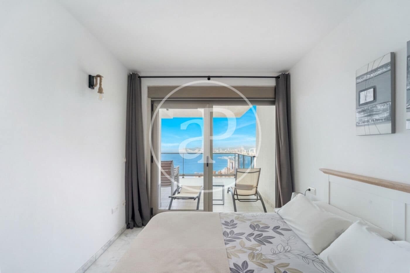 2 bedroom Apartment for sale in Benidorm with pool - € 424,500 (Ref: 9637693)