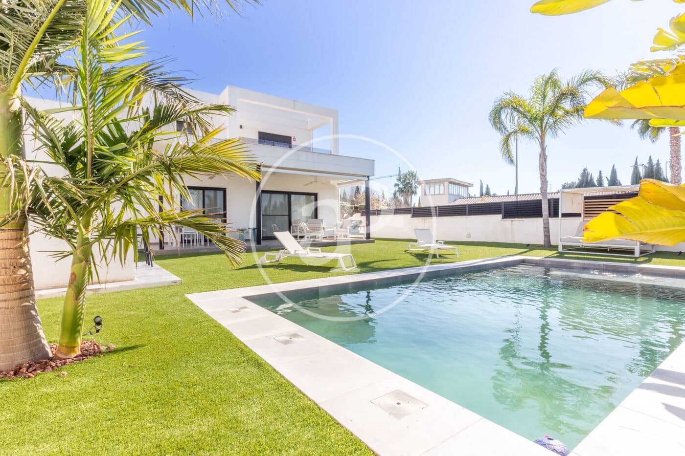 4 slaapkamer Villa te koop in San Antonio de Benageber met zwembad - € 1.499.000 (Ref: 9637694)