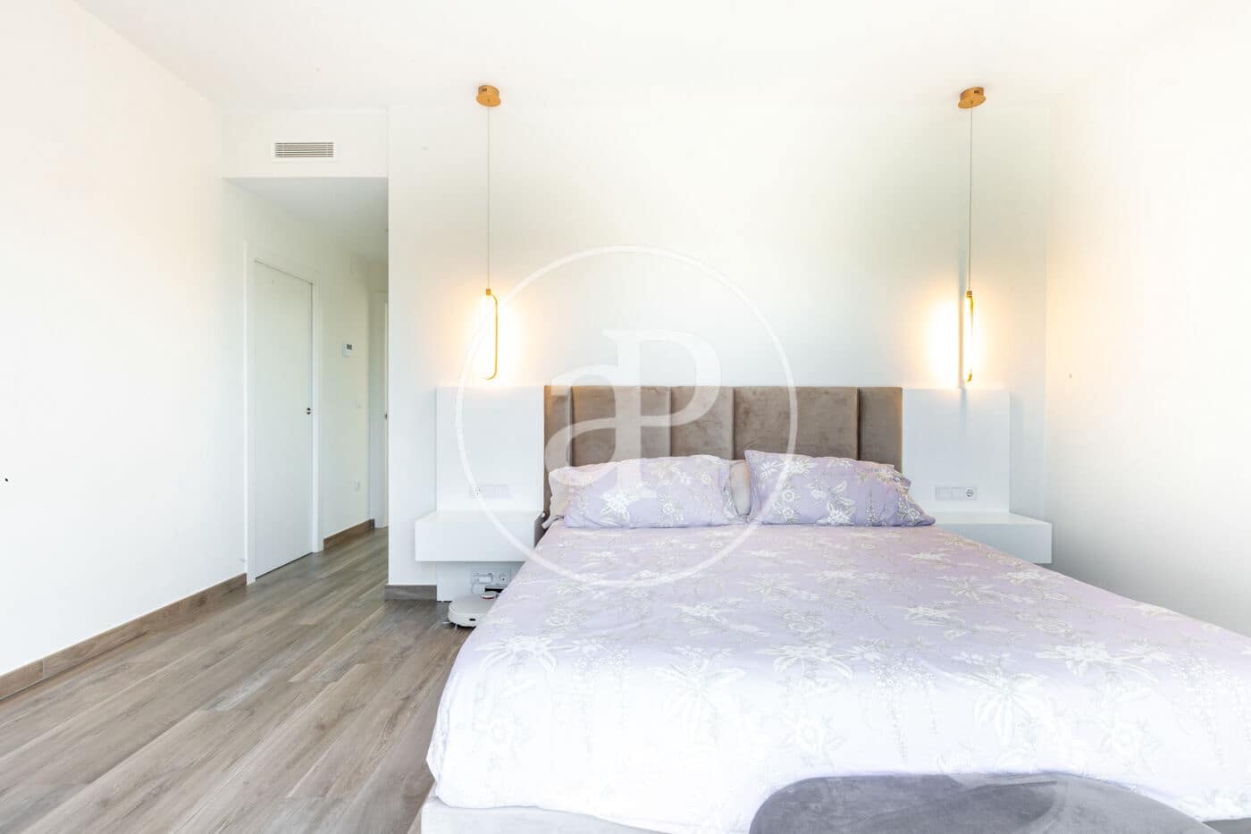 4 slaapkamer Villa te koop in San Antonio de Benageber met zwembad - € 1.499.000 (Ref: 9637694)