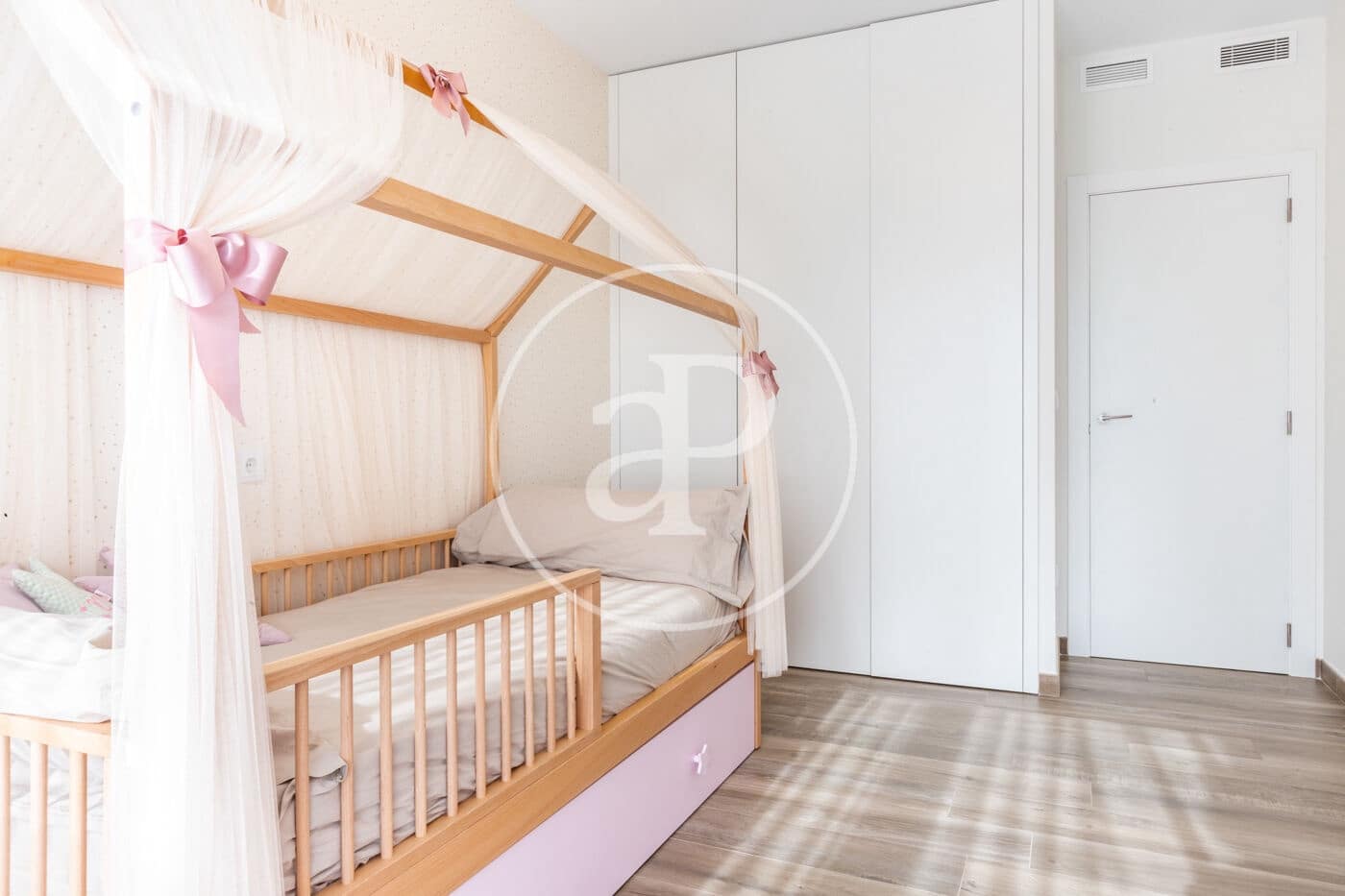 4 slaapkamer Villa te koop in San Antonio de Benageber met zwembad - € 1.499.000 (Ref: 9637694)