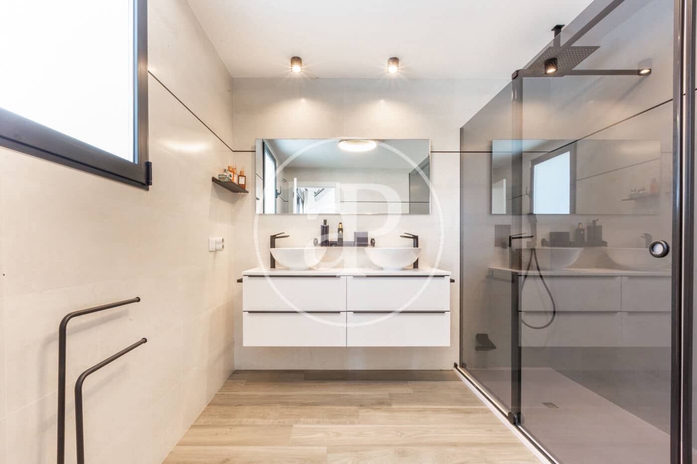 4 slaapkamer Villa te koop in San Antonio de Benageber met zwembad - € 1.499.000 (Ref: 9637694)