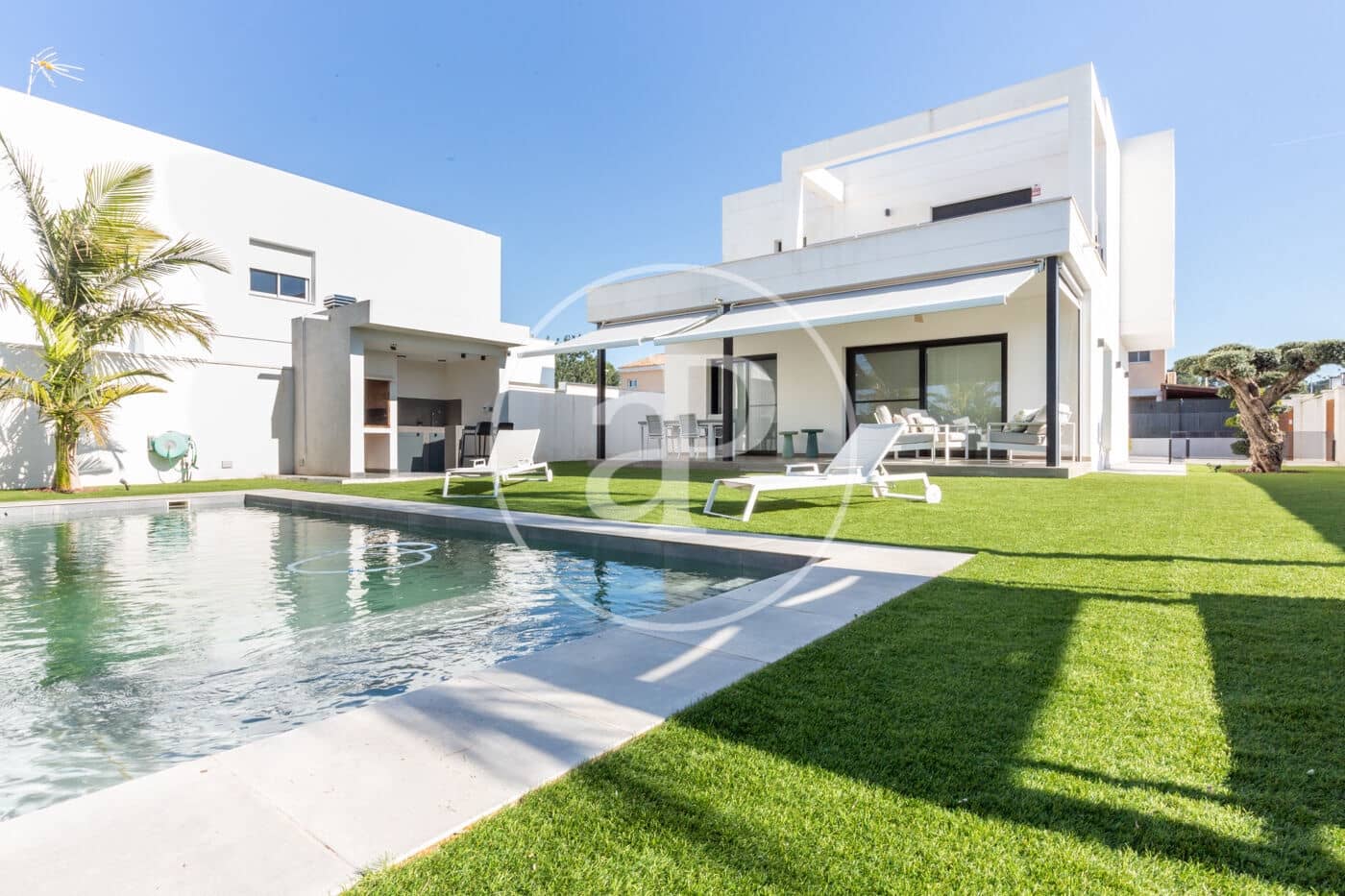 4 slaapkamer Villa te koop in San Antonio de Benageber met zwembad - € 1.499.000 (Ref: 9637694)