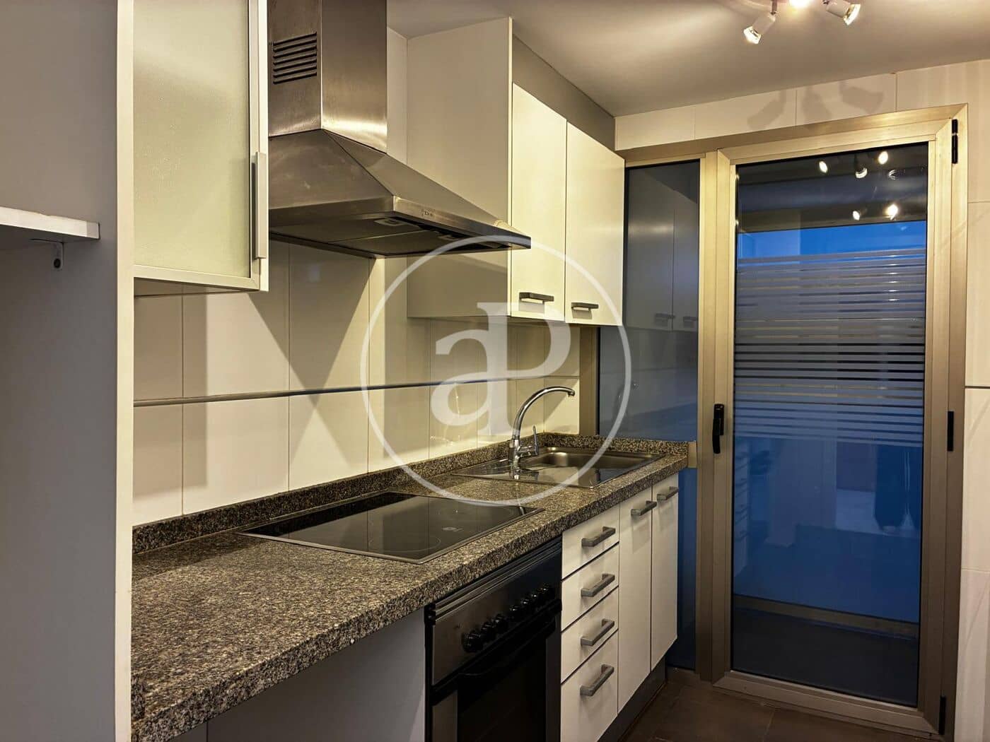 2 bedroom Apartment for sale in Benidorm with pool - € 395,000 (Ref: 9637695)