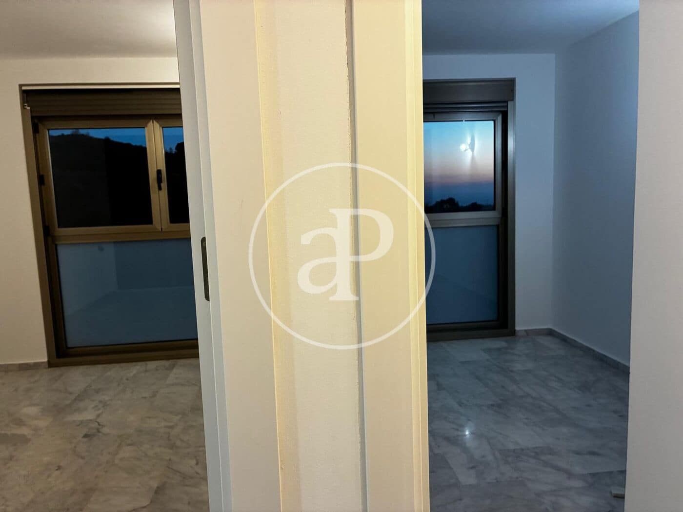 2 bedroom Apartment for sale in Benidorm with pool - € 395,000 (Ref: 9637695)