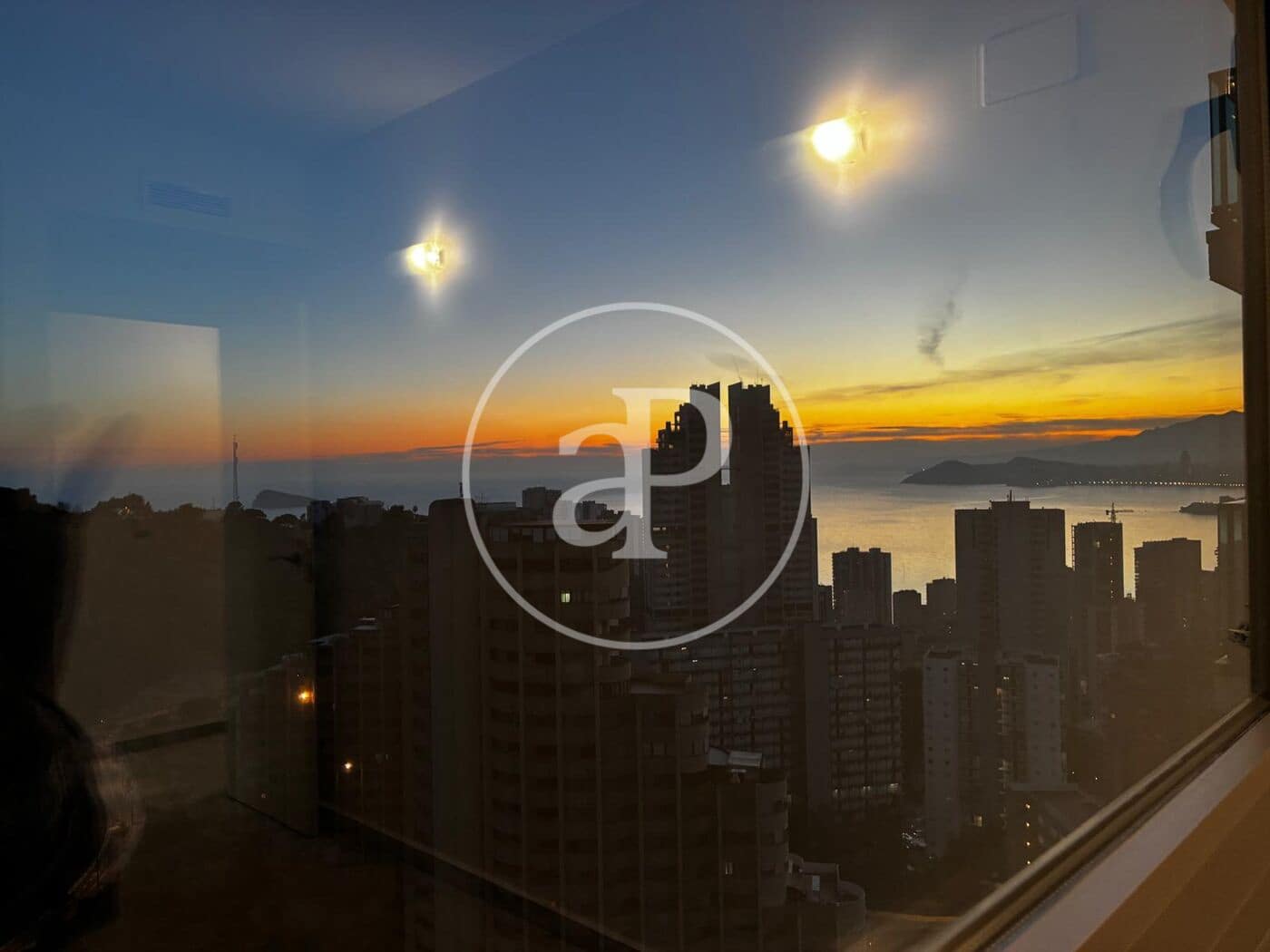 2 bedroom Apartment for sale in Benidorm with pool - € 395,000 (Ref: 9637695)