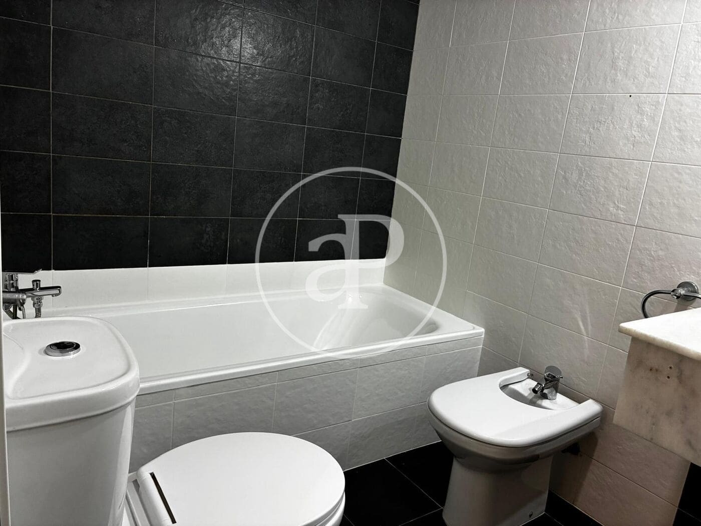 2 bedroom Apartment for sale in Benidorm with pool - € 395,000 (Ref: 9637695)