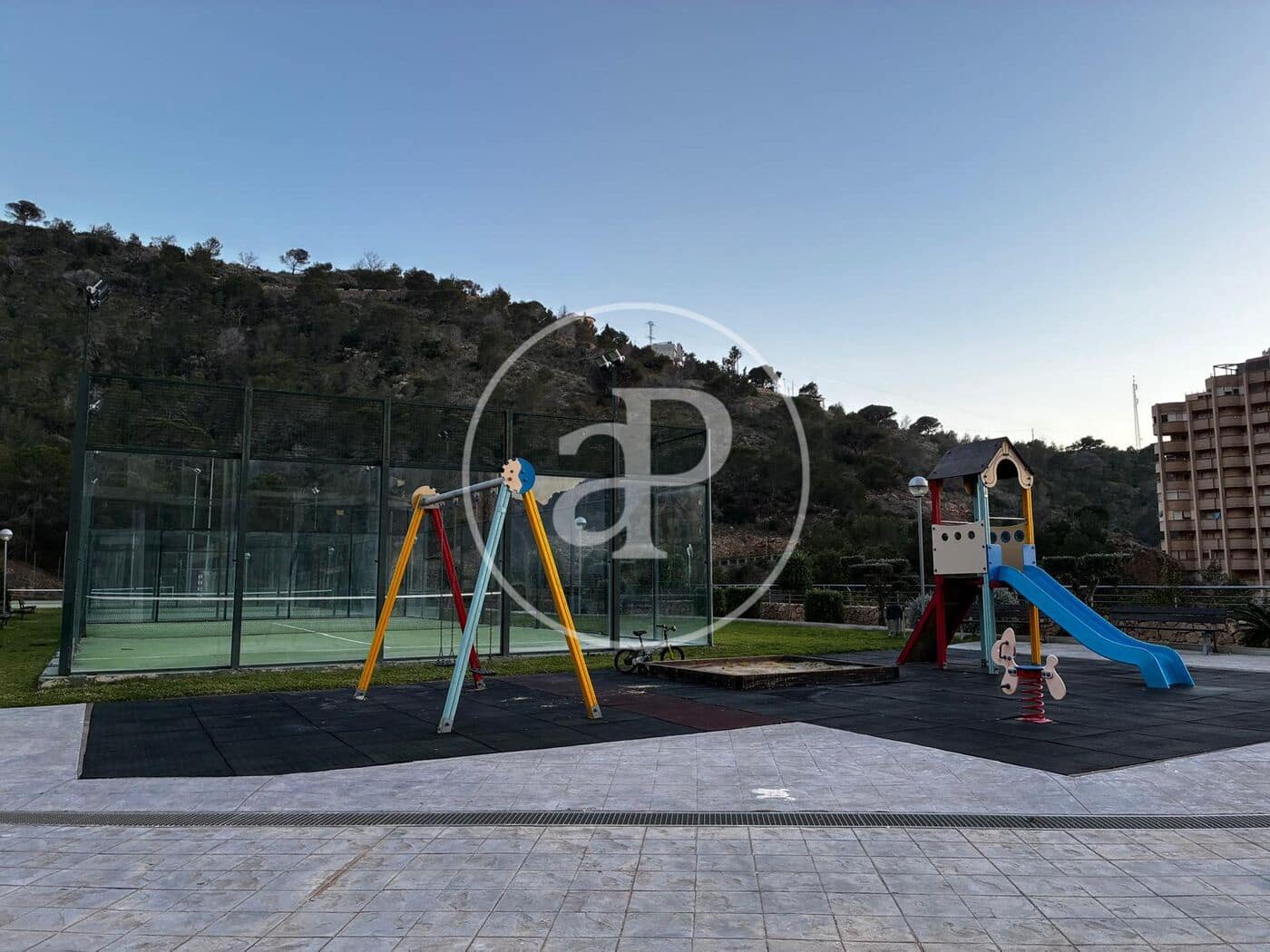 2 bedroom Apartment for sale in Benidorm with pool - € 395,000 (Ref: 9637695)