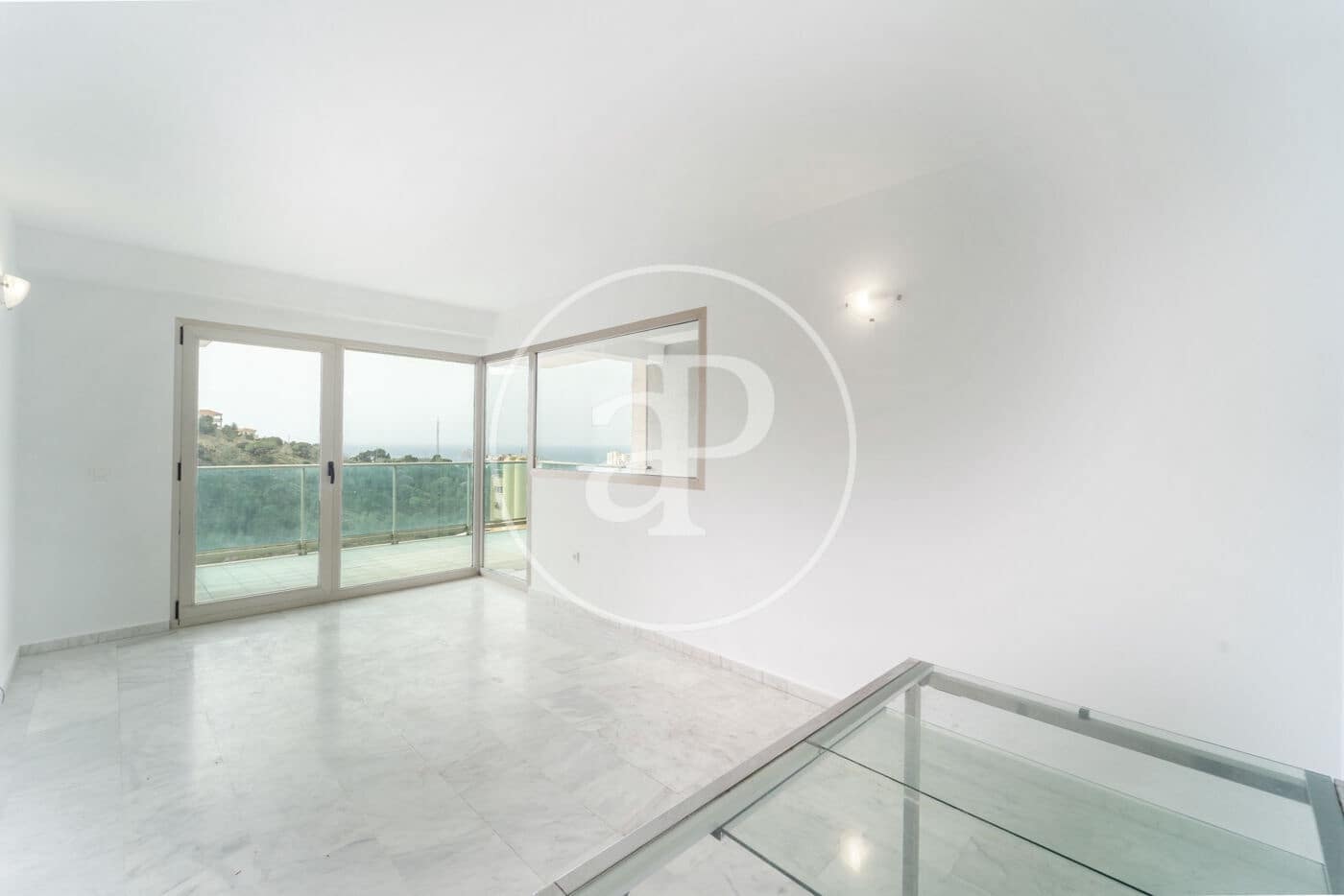 2 bedroom Apartment for sale in Benidorm with pool - € 395,000 (Ref: 9637695)