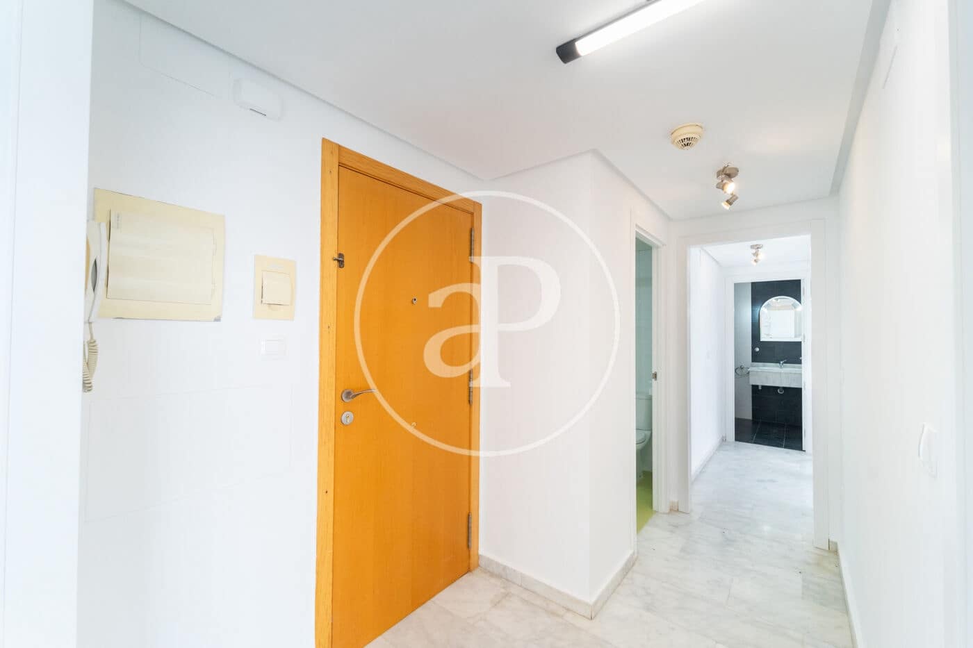 2 bedroom Apartment for sale in Benidorm with pool - € 395,000 (Ref: 9637695)