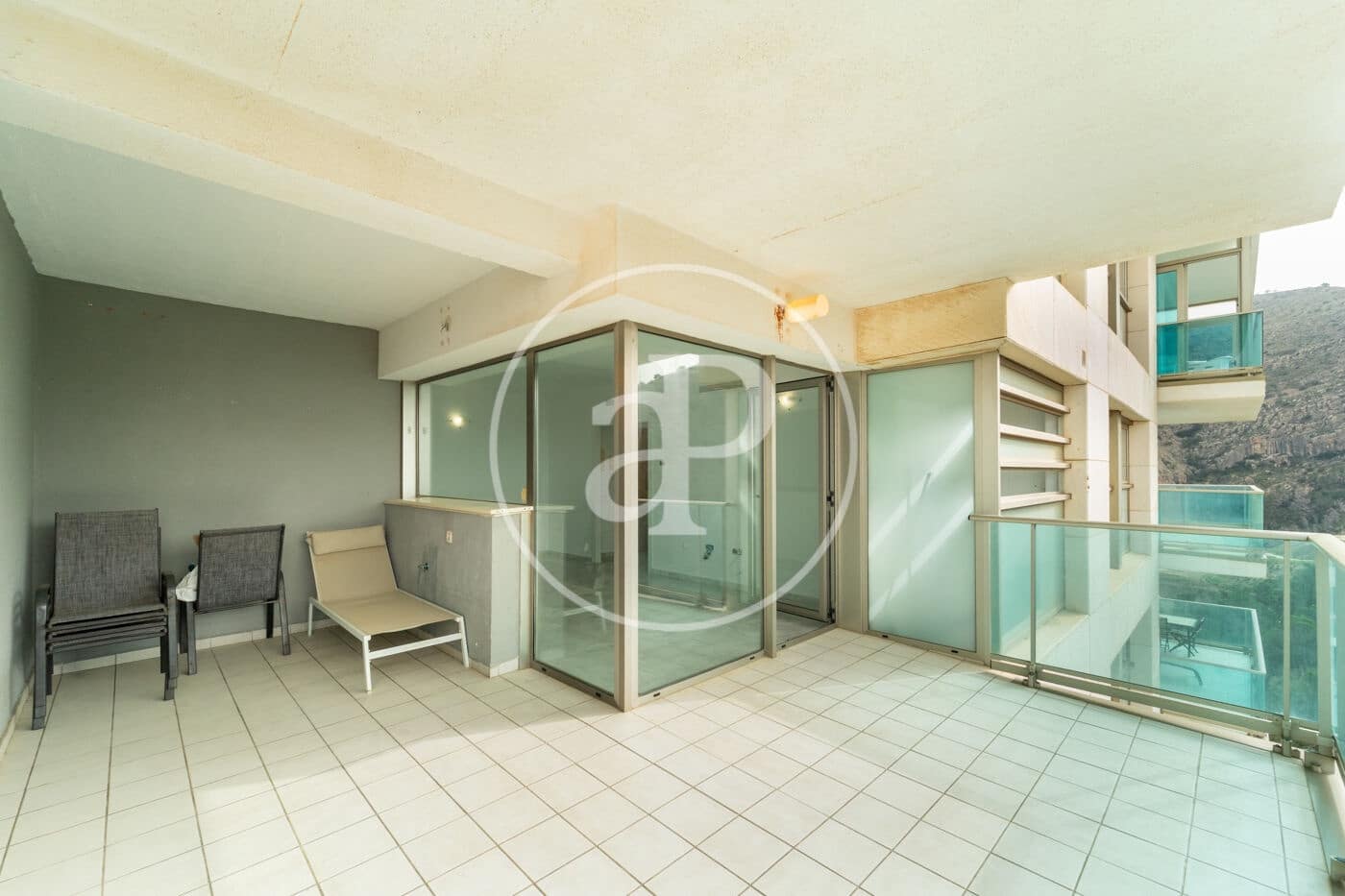 2 bedroom Apartment for sale in Benidorm with pool - € 395,000 (Ref: 9637695)