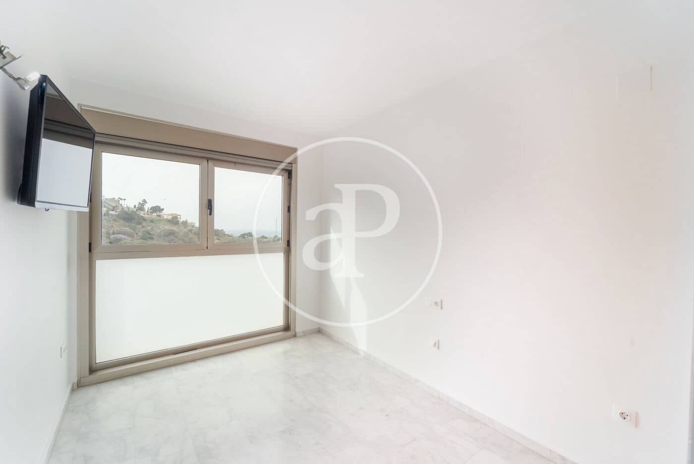 2 bedroom Apartment for sale in Benidorm with pool - € 395,000 (Ref: 9637695)