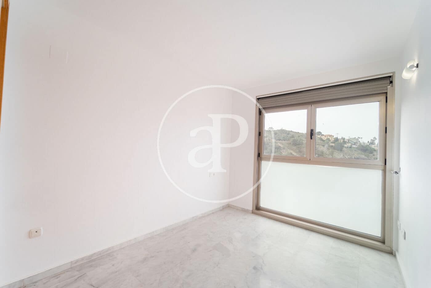 2 bedroom Apartment for sale in Benidorm with pool - € 395,000 (Ref: 9637695)