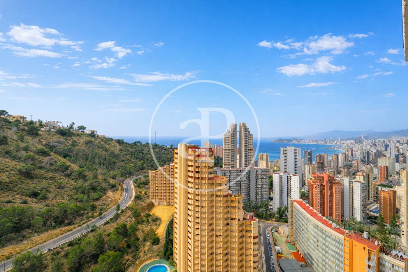 2 bedroom Apartment for sale in Benidorm with pool - € 395,000 (Ref: 9637695)