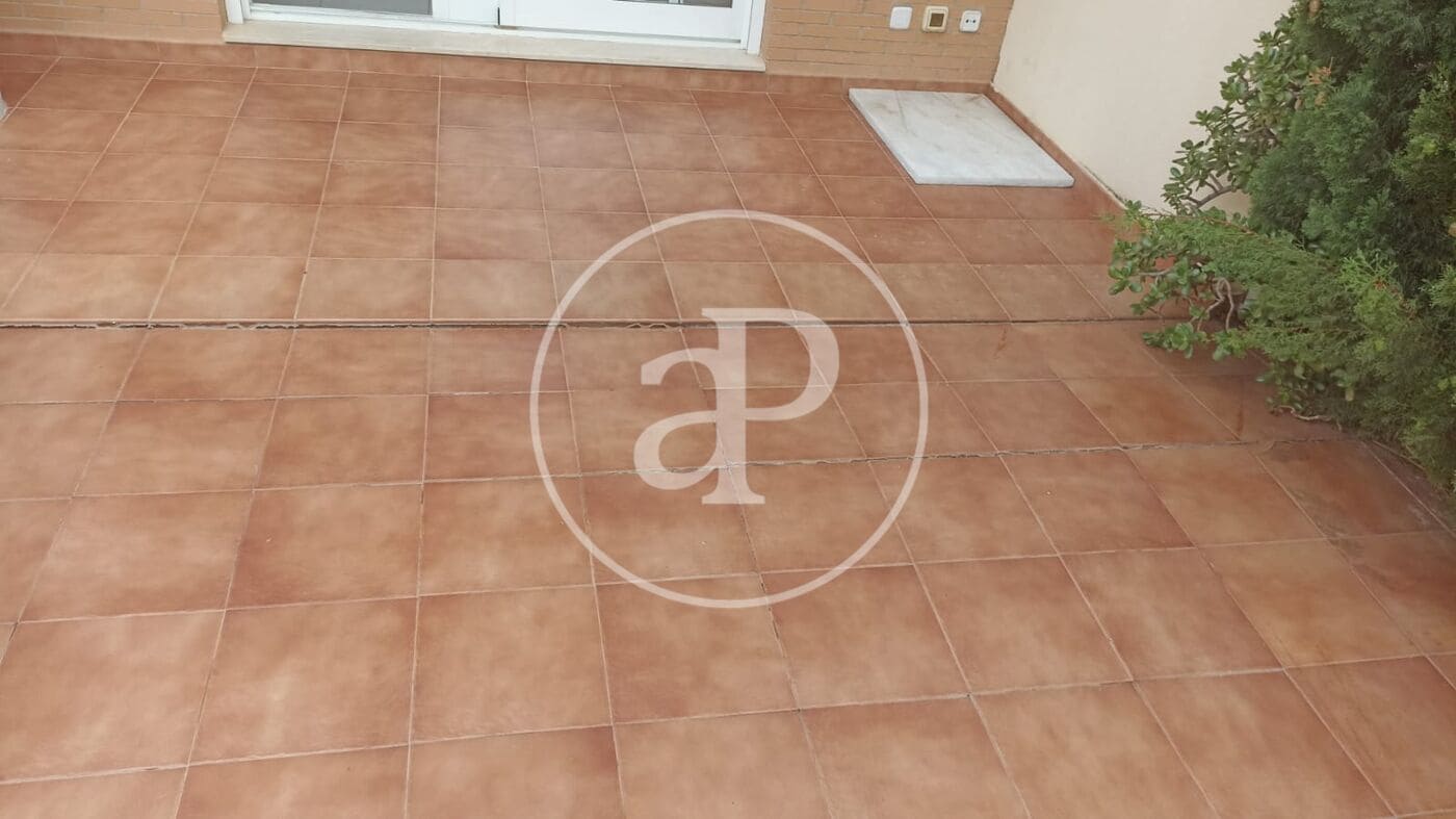 3 quarto Apartamento para arrendar em Almenara com piscina - 1 500 € (Ref: 9645111)