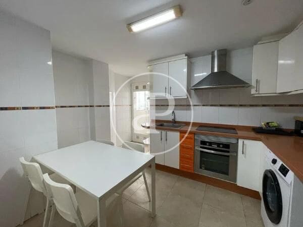 4 camera da letto Appartamento da affittare in Valencia citta - 1.500 € (Rif: 9648250)